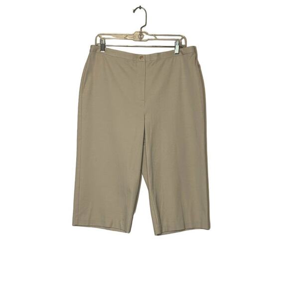 Charter Club beige flat front capri pants size 12 - Picture 7 of 10
